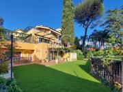 Case e ville in vendita di 840 m² in Via Giuseppe Vaccari