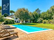 Case e ville in vendita di 850 m²