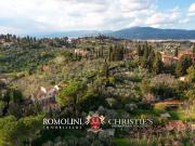 Case e ville in vendita di 895 m²