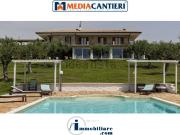 Case e ville in vendita di 895 m² in Contrada Galliano