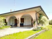 Case e ville in vendita di 900 m² in Via XXV Aprile