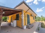 Case e ville in vendita di 90 m² in Via Feroleto della...