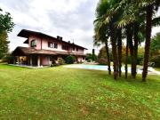 Case e ville in vendita di 927 m² in Via Danubio