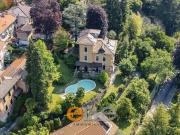 Case e ville in vendita di 952 m² in Via Guido D&apos...