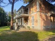 Case e ville in vendita di 960 m² in Via BERGAMO, 1