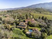 Case e ville in vendita di 962 m²