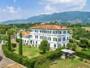 Case e ville in vendita di 985 m² in Via villa di faggioni