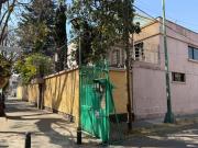 Case en Genaro García / Jardin Balbuena