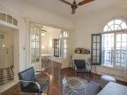 Casona Antigua de 3 pisos en tranquila calle de Cañitas