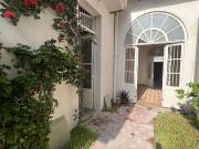 Casona en renta ideal para oficinas, notaria o agencia...