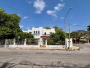 Casona hotel a dos cuadras del parque de Las Americas