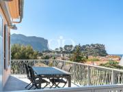 CASSIS GRANDE TERRASSE EN PLEIN CENTRE