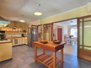 CASTELAR NORTE CASA VENTA 6 AMBIENTES JARDIN LUZ