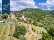 Castello in vendita di 1340 m²