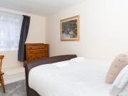 Causewayside, Edinburgh EH9 2 bed flat to rent, £2,350...