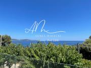CAVALAIRE LES CALANQUES: ÉLÉGANCE CONTEMPORAINE AVEC VUE