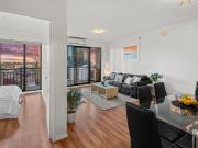 CBD Apartment with Stunning Views