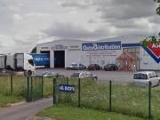 Cellule avec bureaux à louer Villeneuve Saint Germain...