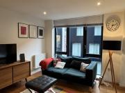 Central 1 bedroom modern flat near Old Street