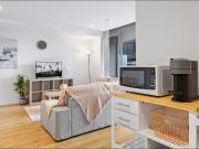 Central 2 Bed Apartment with Parking, Pool and Gym SHORT...