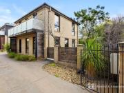 CENTRAL 3 BEDROOM TOWNHOUSE