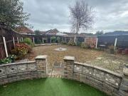 Central Avenue North, Thornton