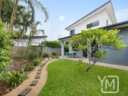 Central Caloundra Townhouse Boutique Complex of Two Low...