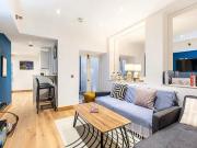 Central chic 2 double ensuite bedroom