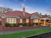 Central classic charm combined with modern living Central classic charm combined with modern living