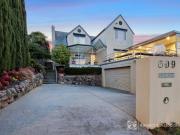 CENTRAL LIVING, CERTAIN LUXURY! CENTRAL LIVING, CERTAIN LUXURY!