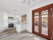 Central Location 250m from the Broadwater