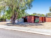 Central Mandurah 3 bed home with large yard & side access