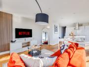 Central Milton Keynes MK9, 2 bed flat to rent, £3,780...