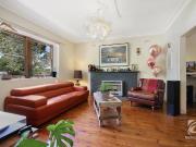 Central red bricker