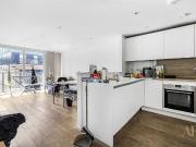 Central Street, London EC1V, 2 bed flat to rent, £3,300...