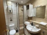 Central Studio Apartment with Balcony – Furnished & All... Central Studio Apartment with Balcony – Furnished & All...