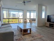 Central Surfers Paradise 100 m2 extra Large furnished 2...