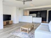 Central Surfers Paradise 100 m2 extra Large furnished 2...