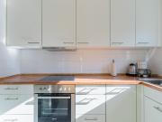 Centrally located 1 bedroom apartment with balcony...