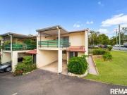 Centrally located 2 bedroom unit with air conditioning