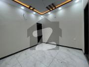 Centrally Located Prime Location House In Alamgir Road...