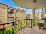 CENTRALLY LOCATED WALK TO SOUTHPORT CBD