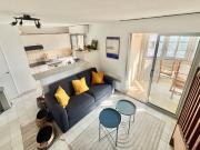 CENTRE VILLE Appartement 2 pièces dernier étage. GARAGE...