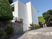 Céntrica casa en pequeño condominio