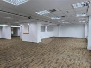 Centro comercial para aluguel e venda tem 556 metros...