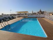 CENTRO. Puente y Pellón. Apartamento dando a patio...