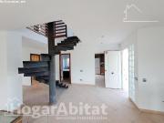 ¡CERCA DE LA PLAYA! GRAN CHALET CON TERRAZA, JARDÍN Y GARAJE