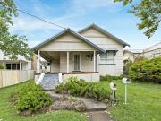 Cessnock House + Granny Flat