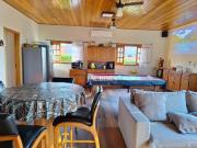 Chácara com 2 dormitórios à venda, 1047 m² por R$...