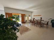 Chácara em Condomínio com fino acabamento e decoração